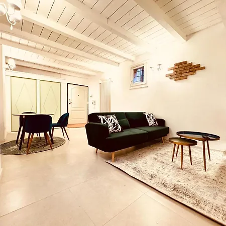 Apartment Collegio Di Spagna The Place